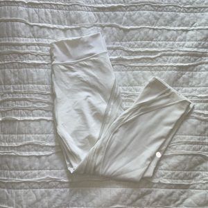 NWOT Lululemon Crop Leggings🤍🦋🍋
